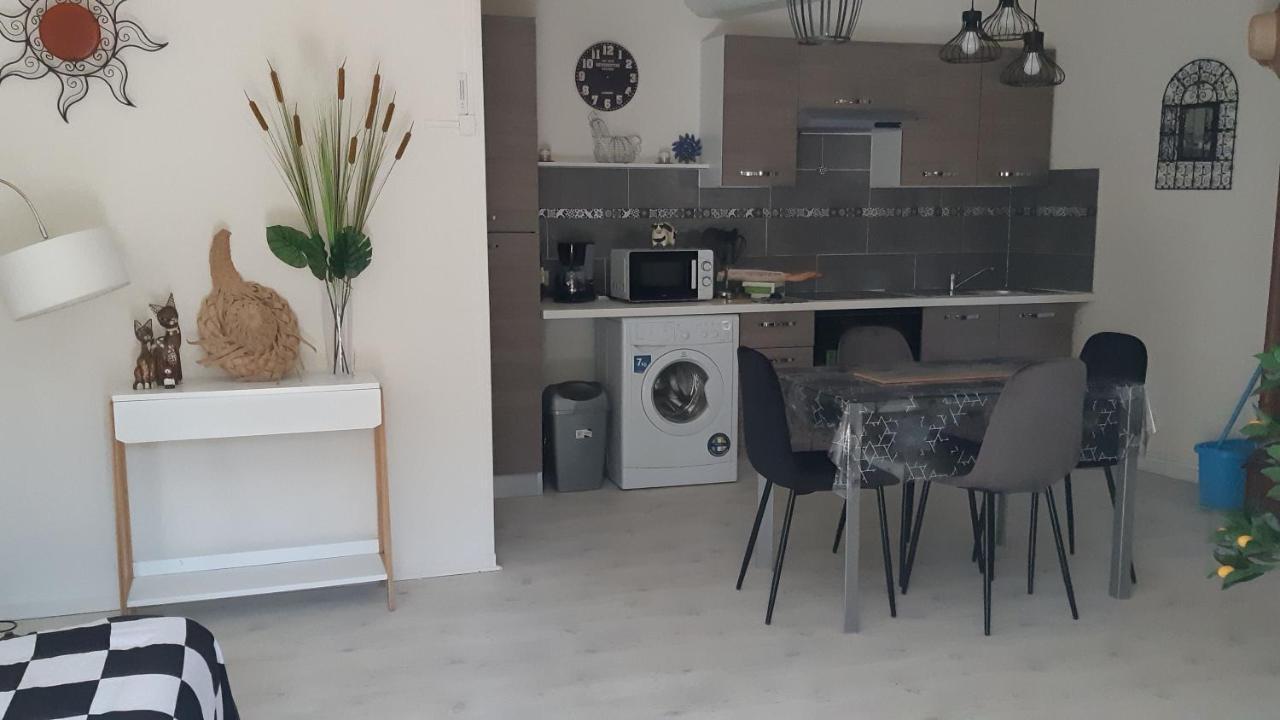 Charmant T2 Tout Confort Au Centre Du Village ! Florensac Zewnętrze zdjęcie